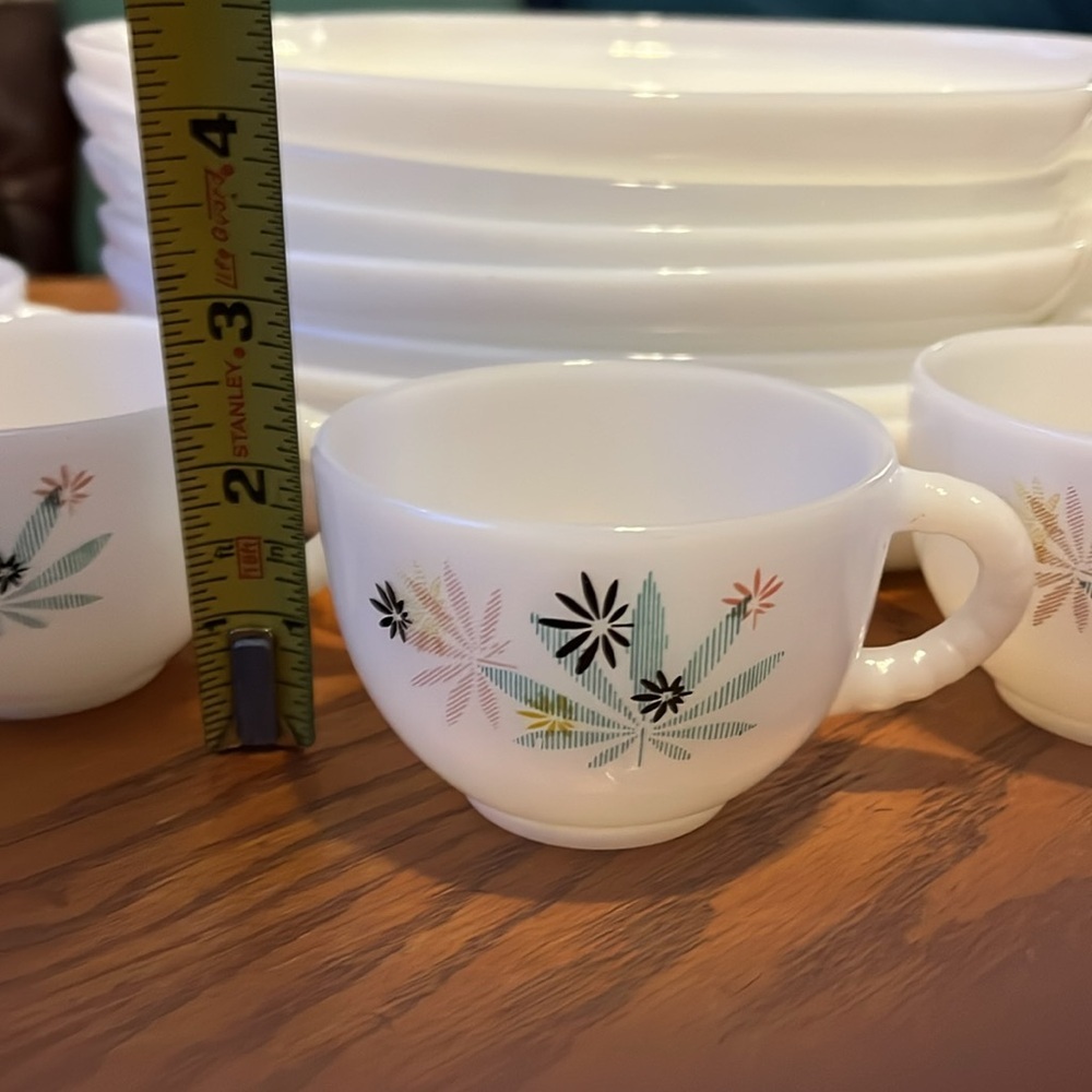 1950s Federal Milk Glass Snack Set Atomic Flower Plate Cup MCM Retro - Picture 5 of 5